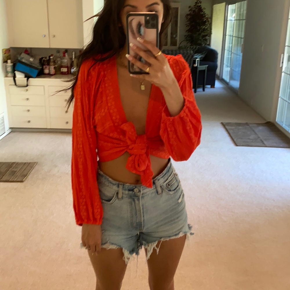 Tie top